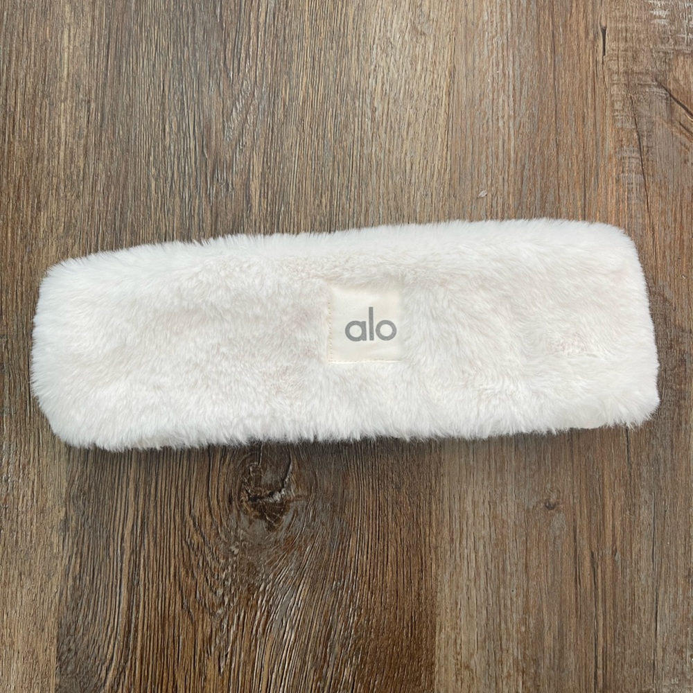 Alo Yoga Faux Fur Ear Warmers Ivory